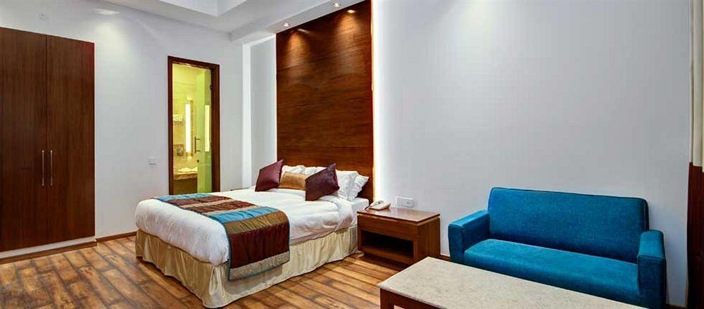 La Sagrita Hotell New Delhi Exteriör bild