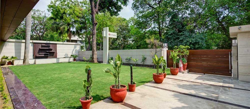 La Sagrita Hotell New Delhi Exteriör bild