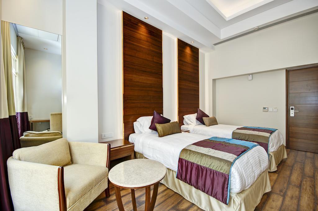 La Sagrita Hotell New Delhi Exteriör bild