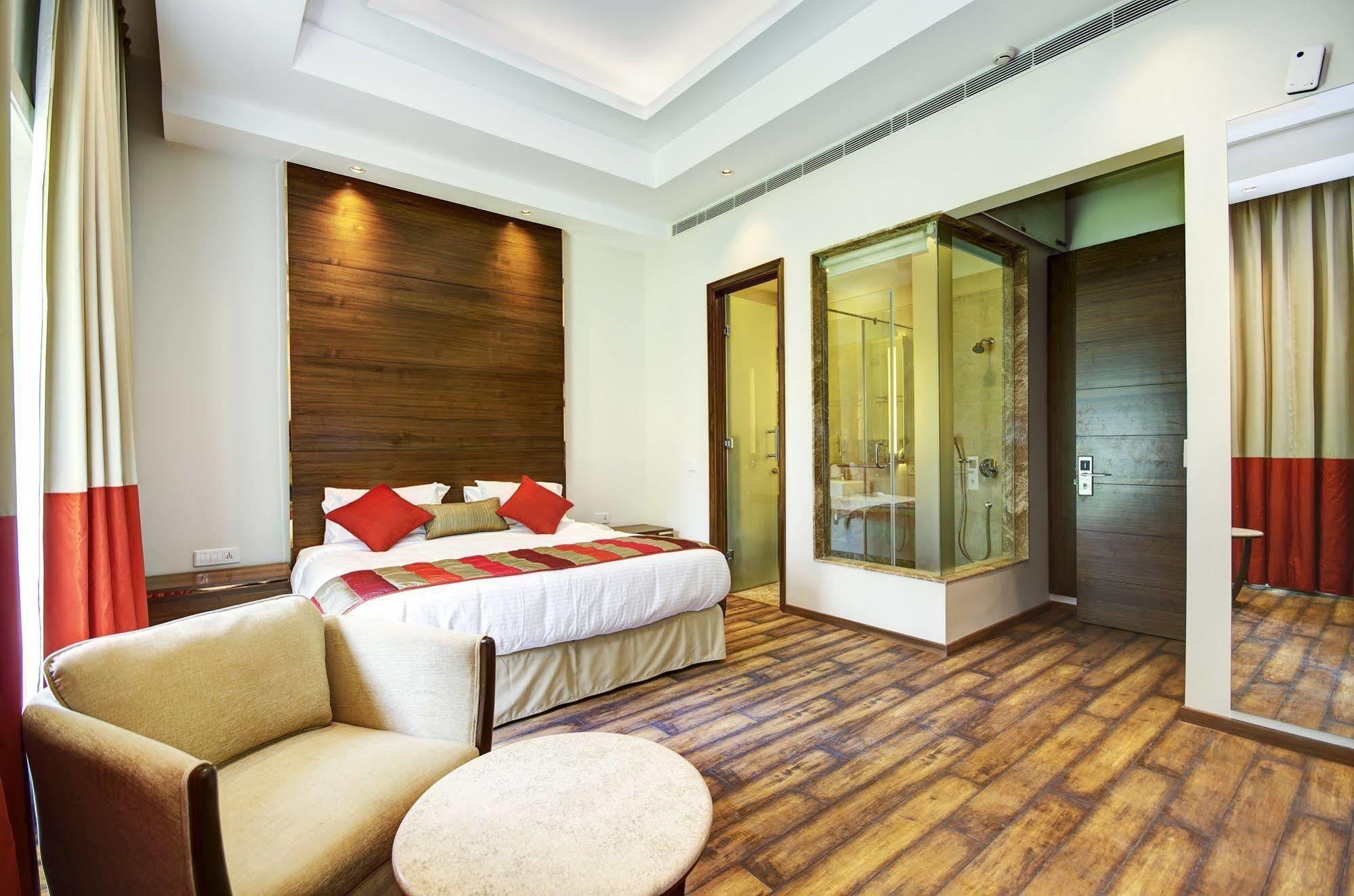 La Sagrita Hotell New Delhi Exteriör bild